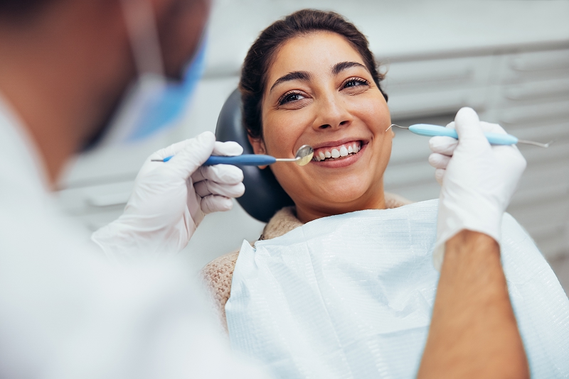 Women at the dentist